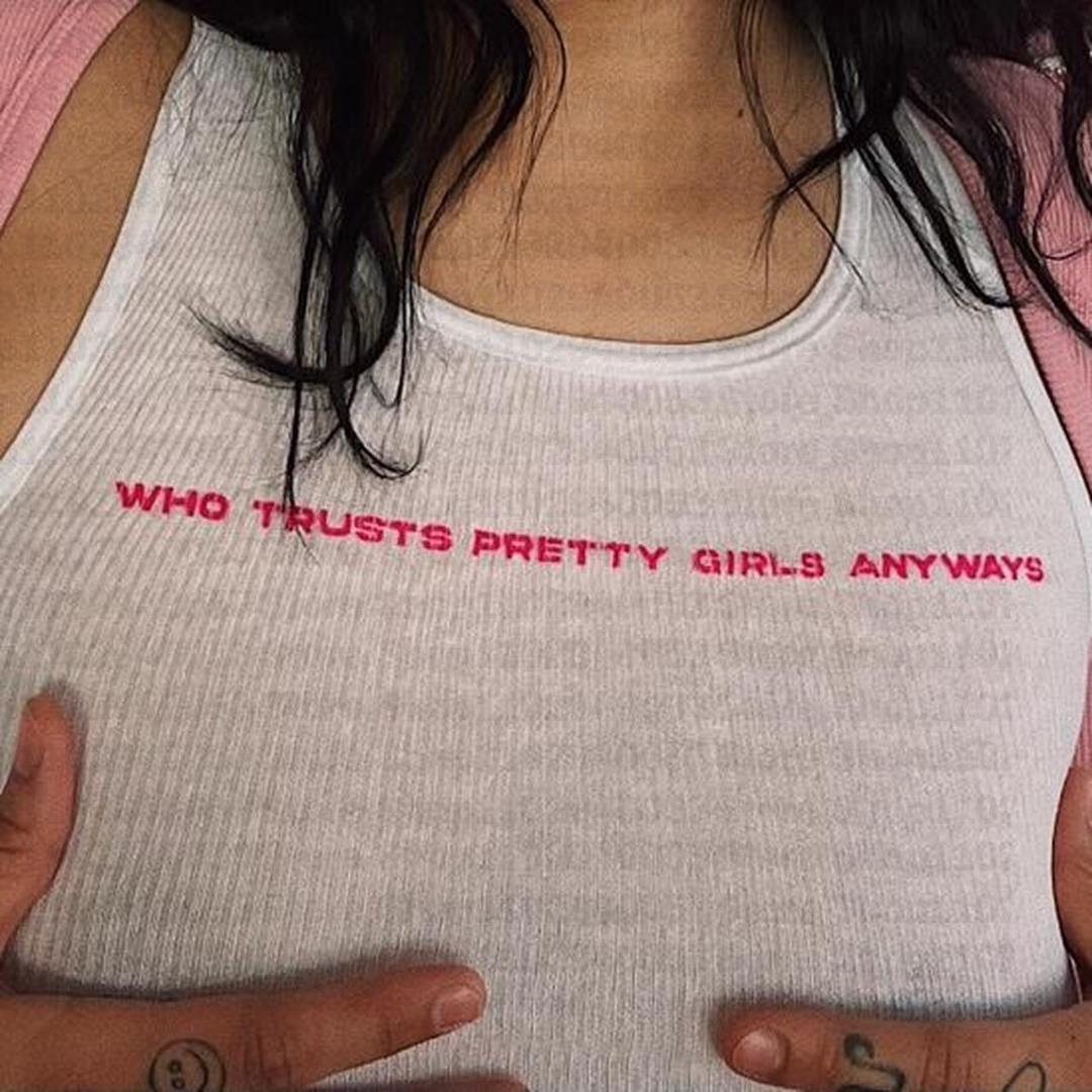 Fazer velho impressão manga cu - Y2K Graphic Baby Tee Crop avaliação e preço